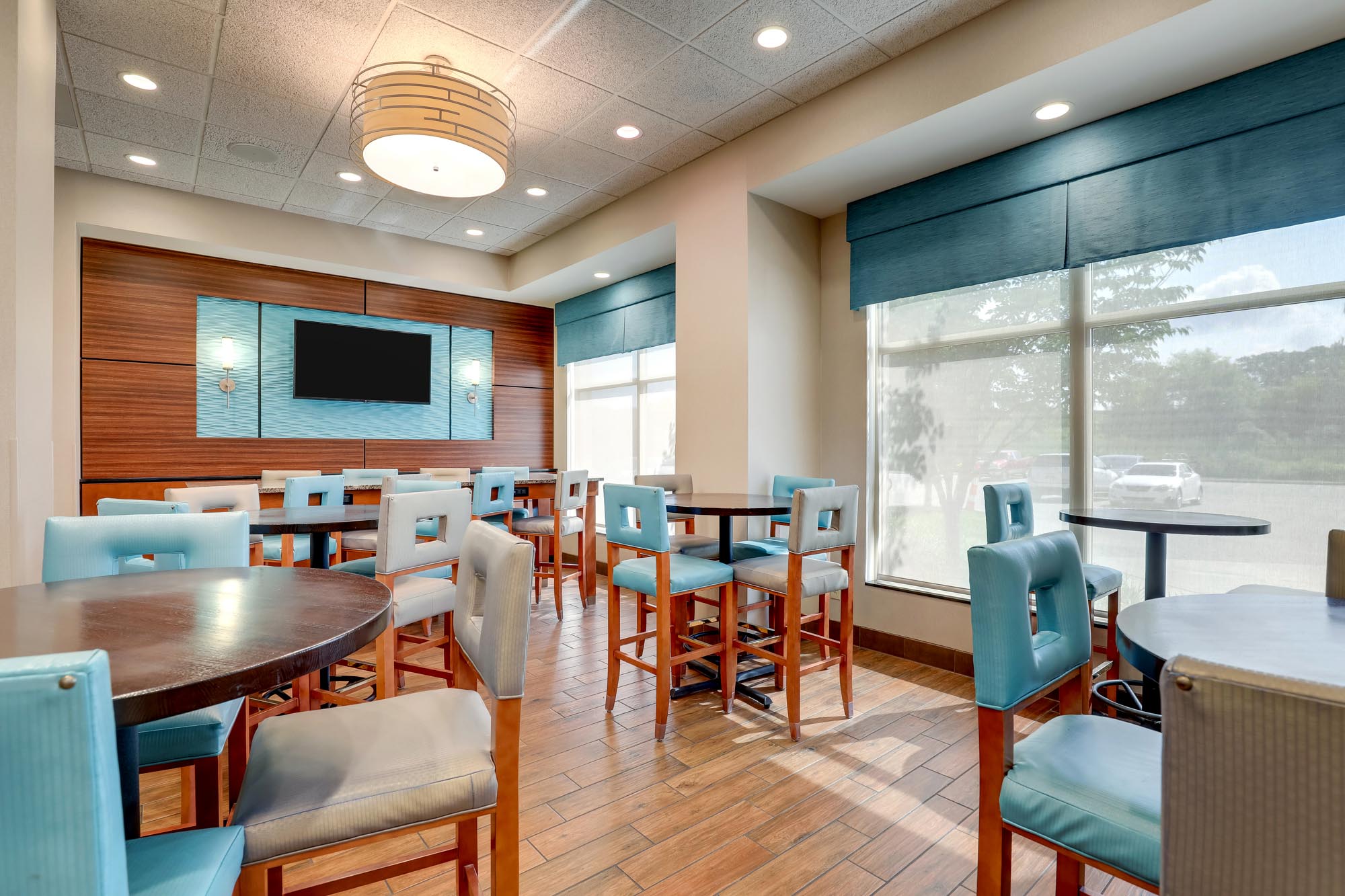 Drury Inn & Suites Grand Rapids - Dining Area