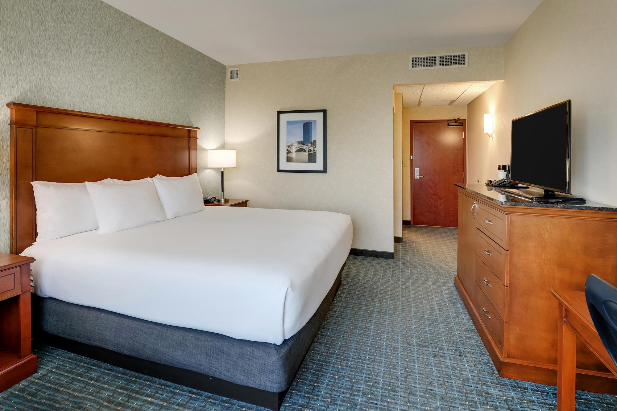 Drury Inn & Suites Grand Rapids - King Room Deluxe