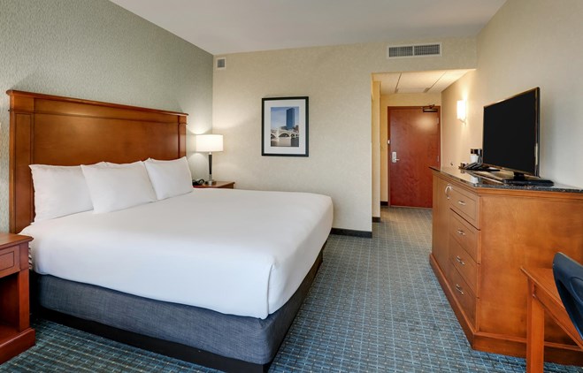 Drury Inn & Suites Grand Rapids - King Room Deluxe