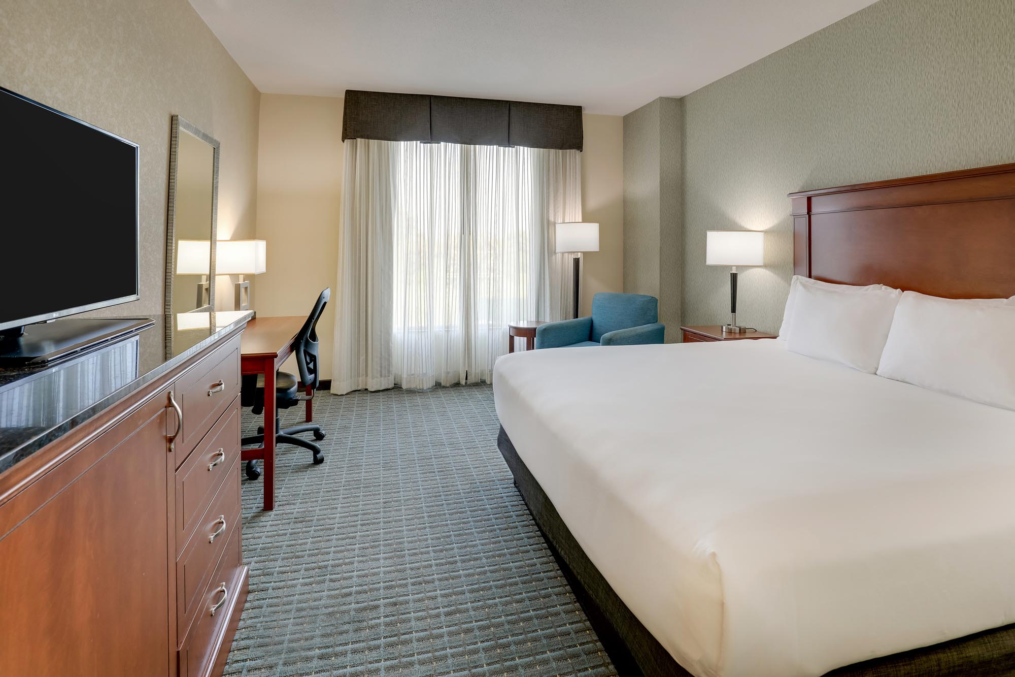 Drury Inn & Suites Grand Rapids - King Room Deluxe