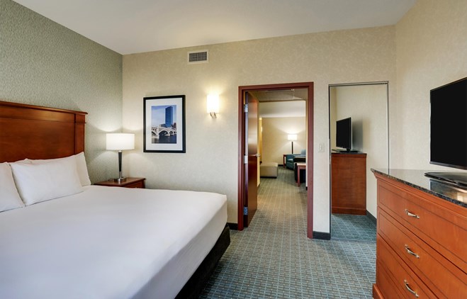 Drury Inn & Suites Grand Rapids - King Suite