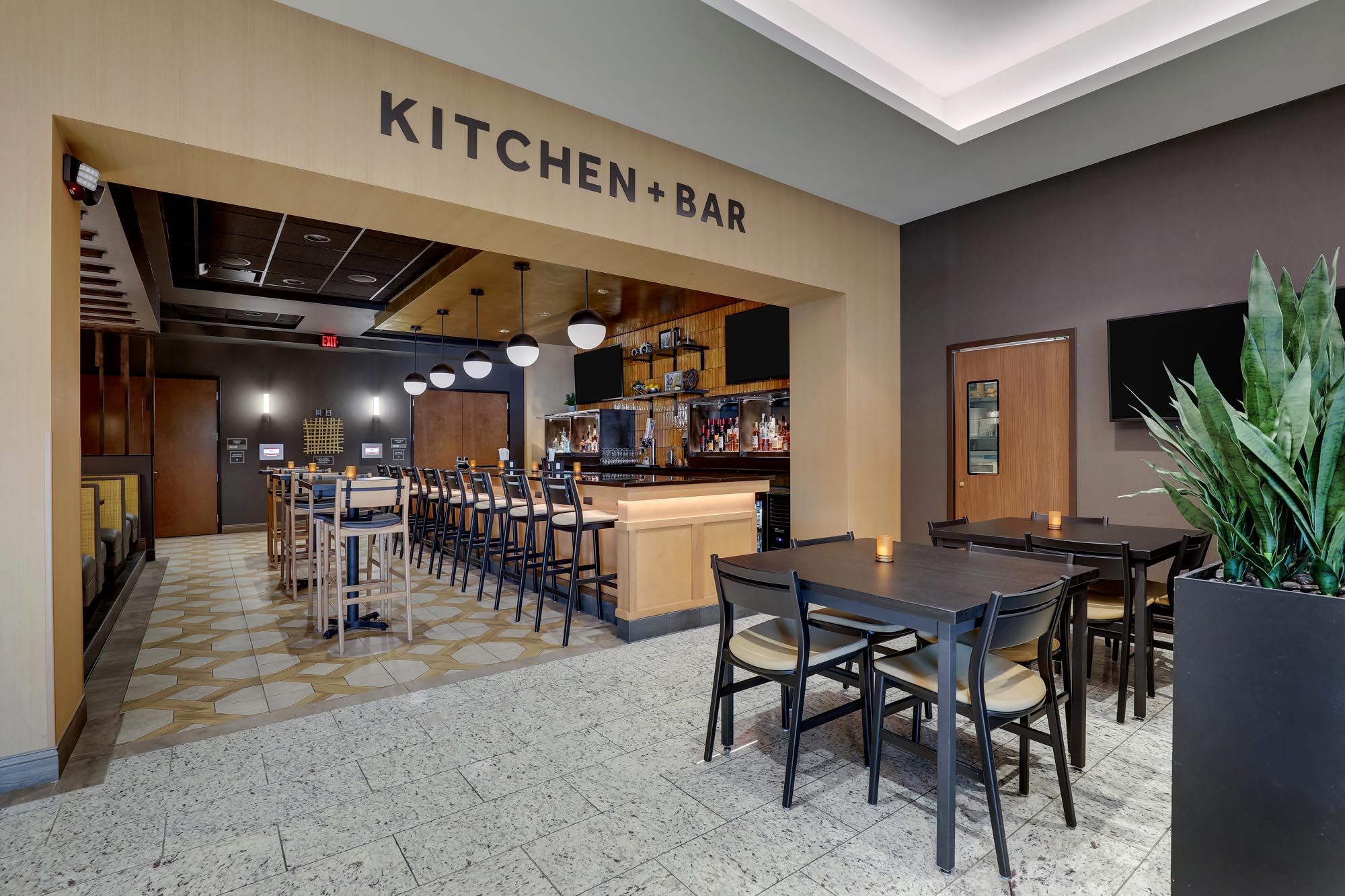 Drury Inn & Suites Lafayette, IN - The Kitchen + Bar