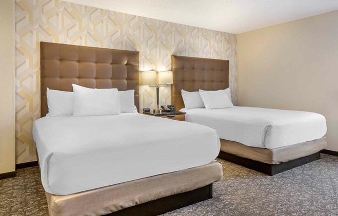 Drury Inn & Suites St. Louis Southwest - 2 Queen Bed Suite