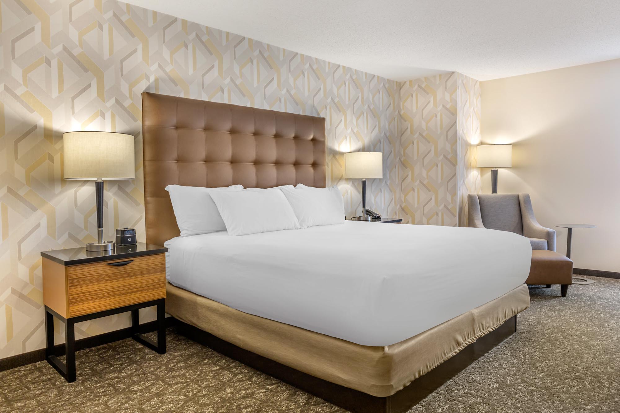 Drury Inn & Suites St. Louis Southwest - King Room Deluxe