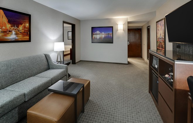 Drury Inn & Suites Cape Girardeau - 2 Queen Bed Suite