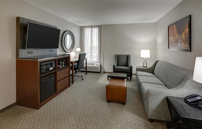 Drury Inn & Suites Cape Girardeau - 2 Queen Bed Suite