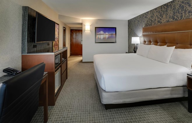 Drury Inn & Suites Cape Girardeau - King Bed Deluxe