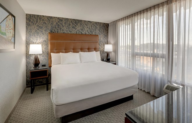 Drury Inn & Suites Cape Girardeau - King Suite