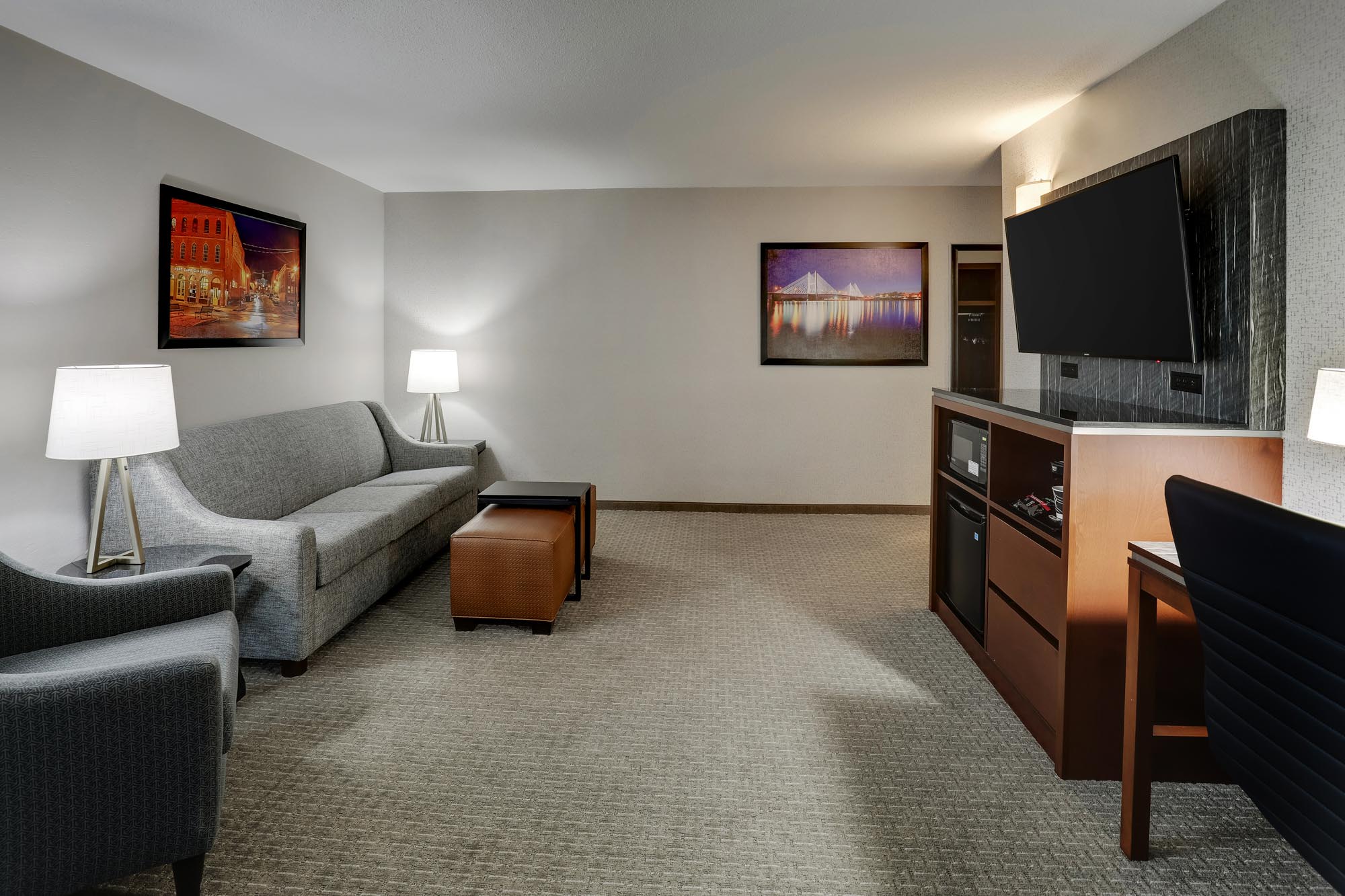Drury Inn & Suites Cape Girardeau - King Suite