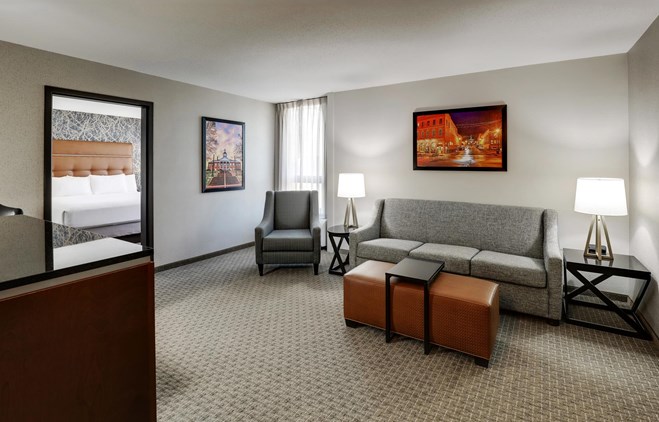 Drury Inn & Suites Cape Girardeau - King Suite