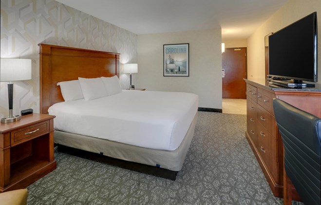 Drury Inn & Suites Charlotte University Place - King Room Deluxe