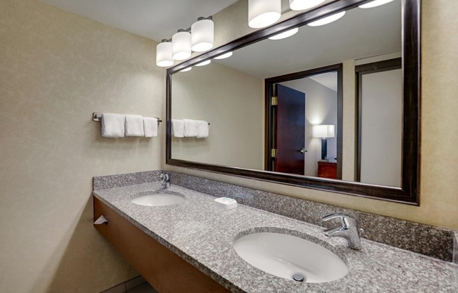 Drury Inn & Suites Charlotte University Place - Oversized King Suite