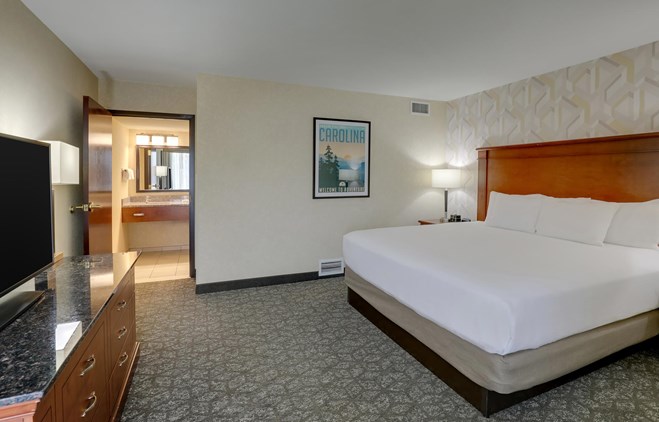 Drury Inn & Suites Charlotte University Place - Oversized King Suite