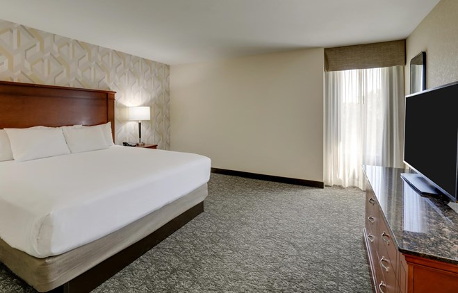 Drury Inn & Suites Charlotte University Place - Oversized King Suite
