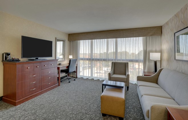 Drury Inn & Suites Charlotte University Place - Oversized King Suite
