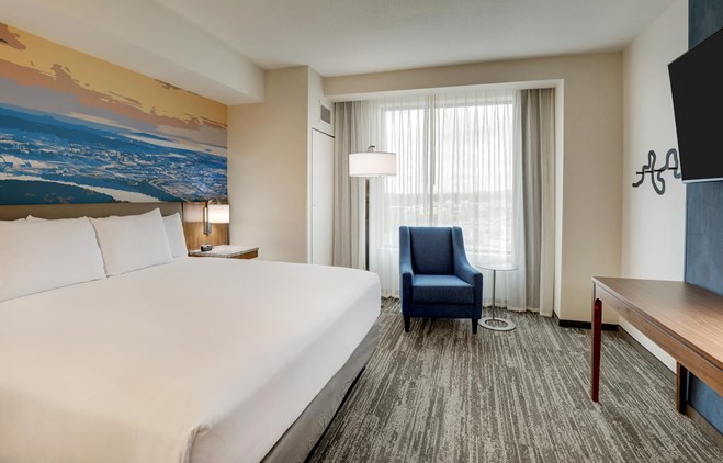 Drury Plaza Hotel Chattanooga Hamilton Place - King Suite