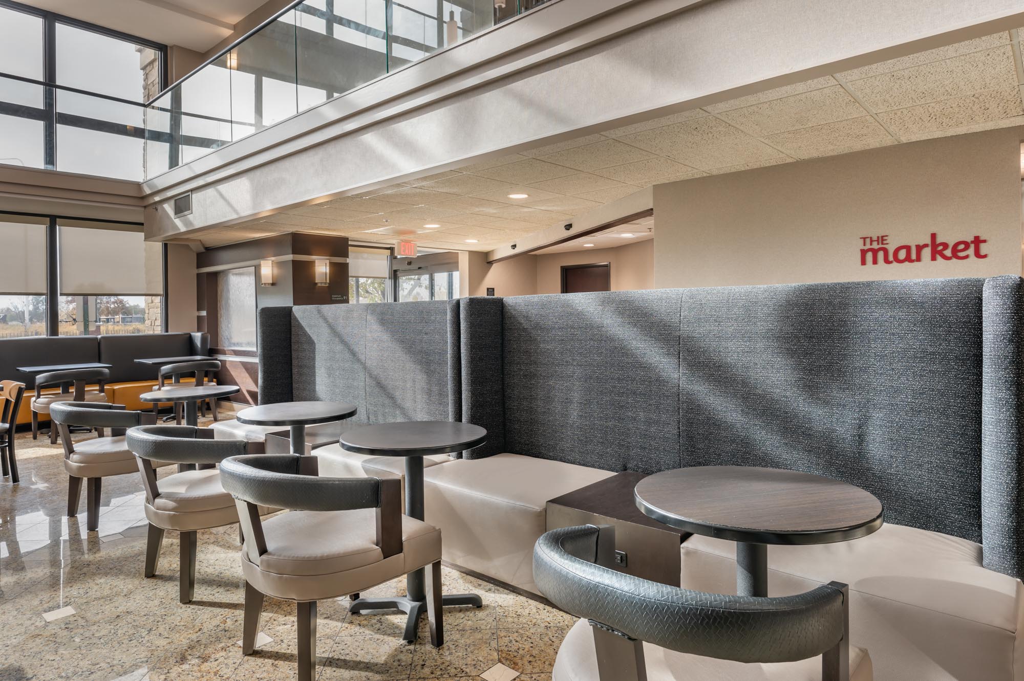 Drury Inn & Suites Champaign - Lobby