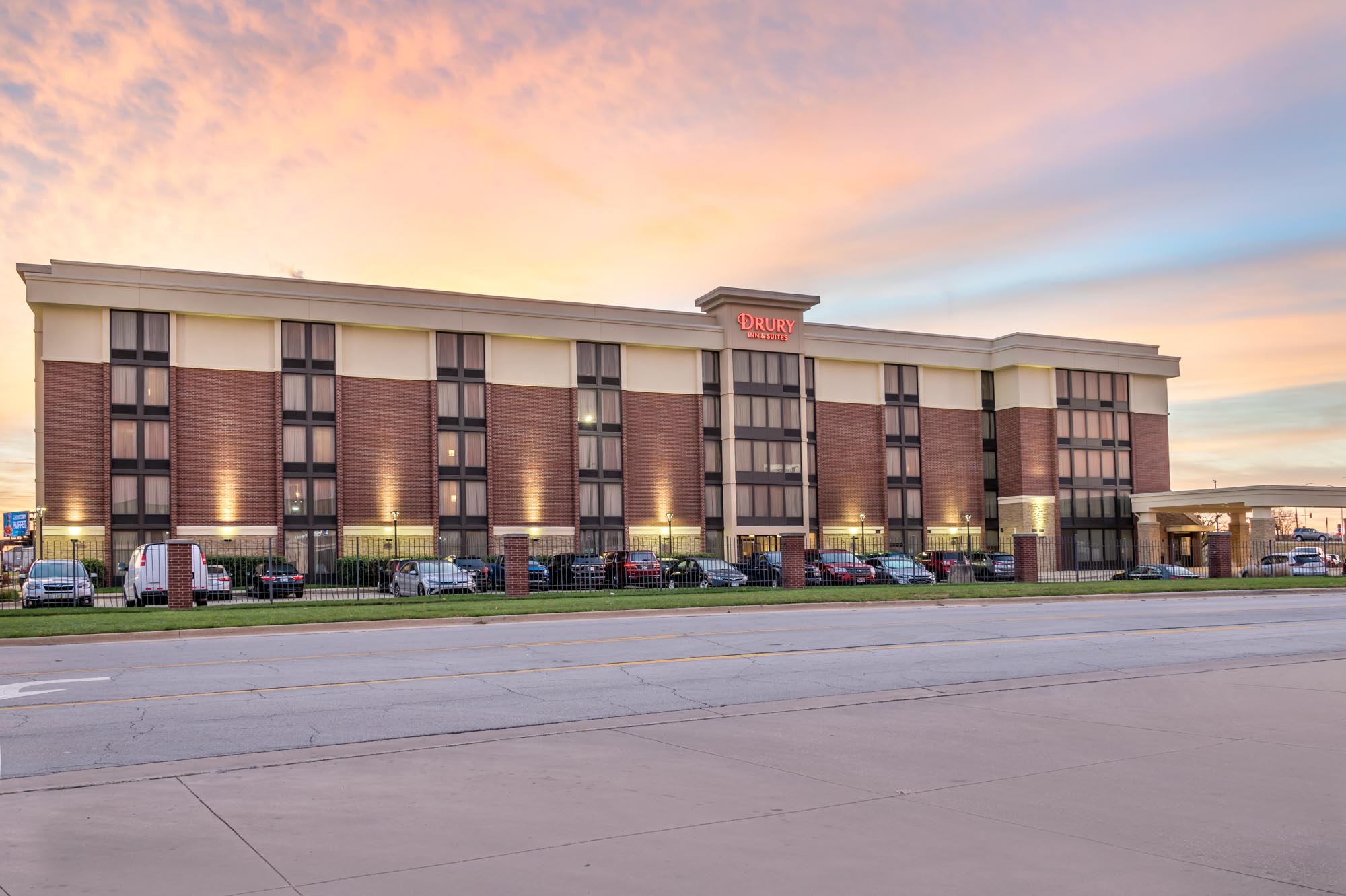Drury Inn & Suites Champaign - Exterior