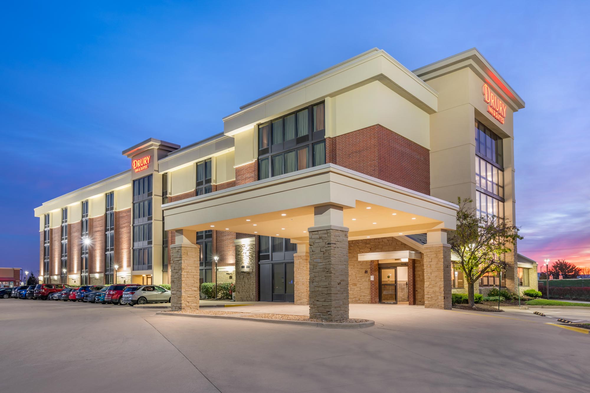 Drury Inn & Suites Champaign - Exterior