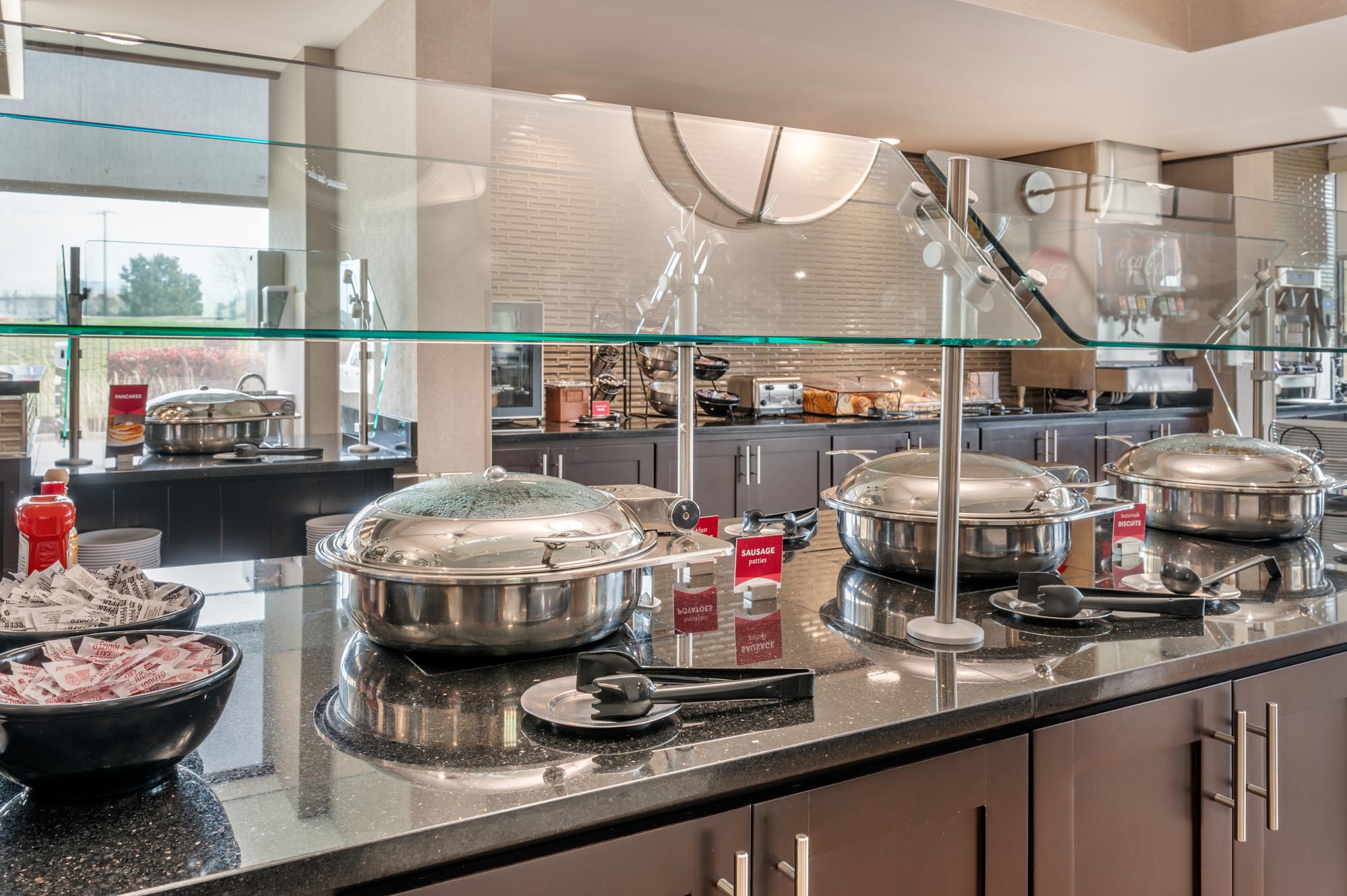 Drury Inn & Suites Champaign - Dining Area