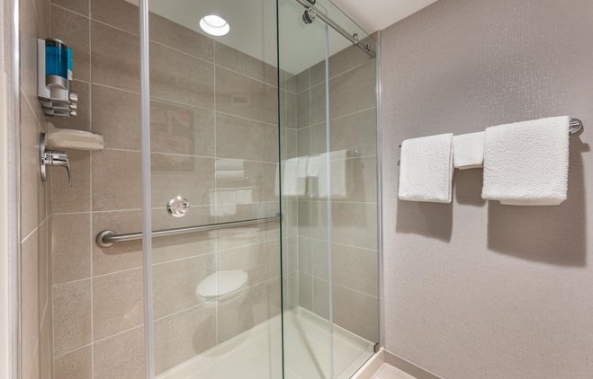Drury Inn & Suites Champaign - Bath