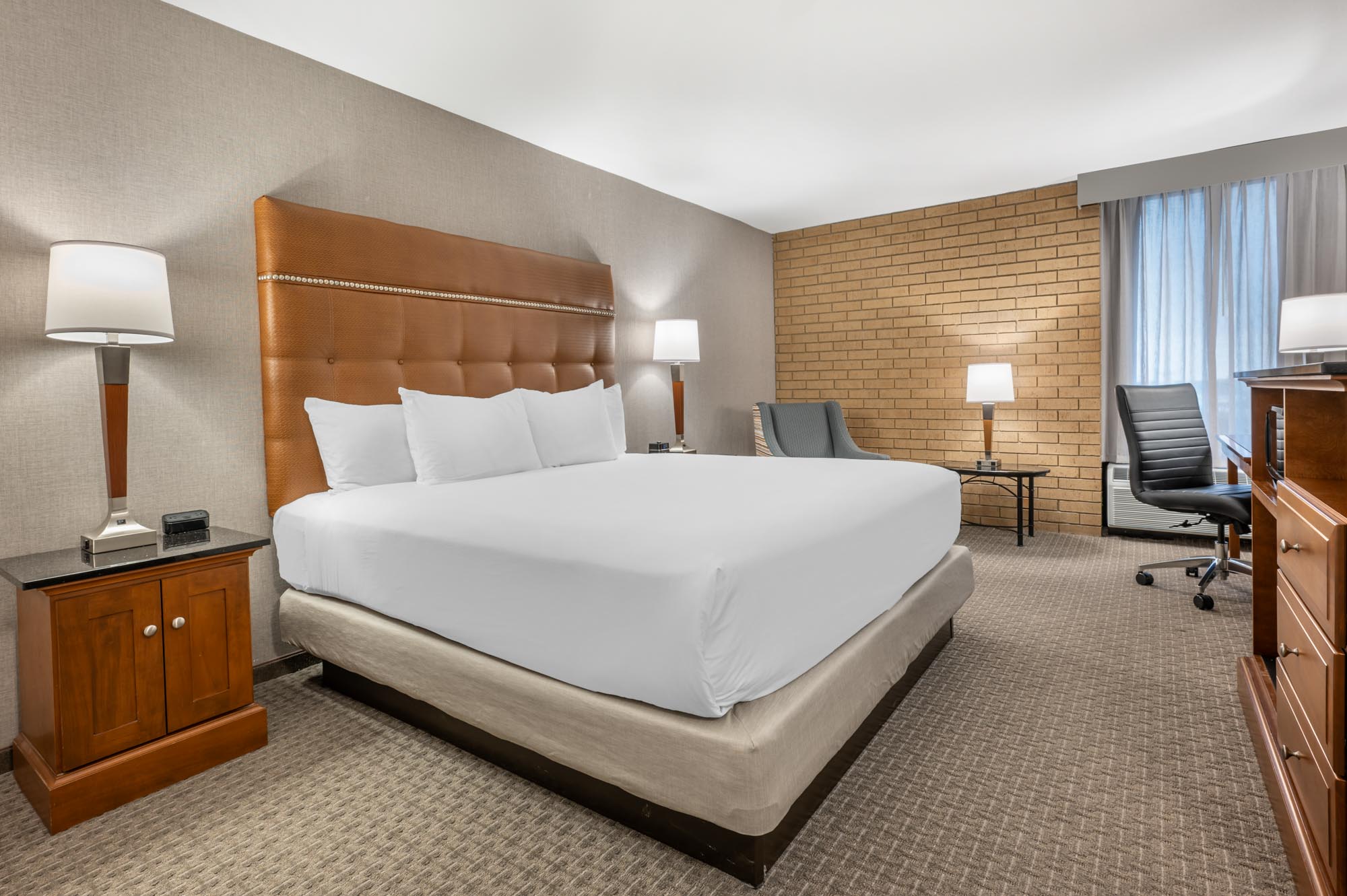 Drury Inn & Suites Champaign - King Room Deluxe