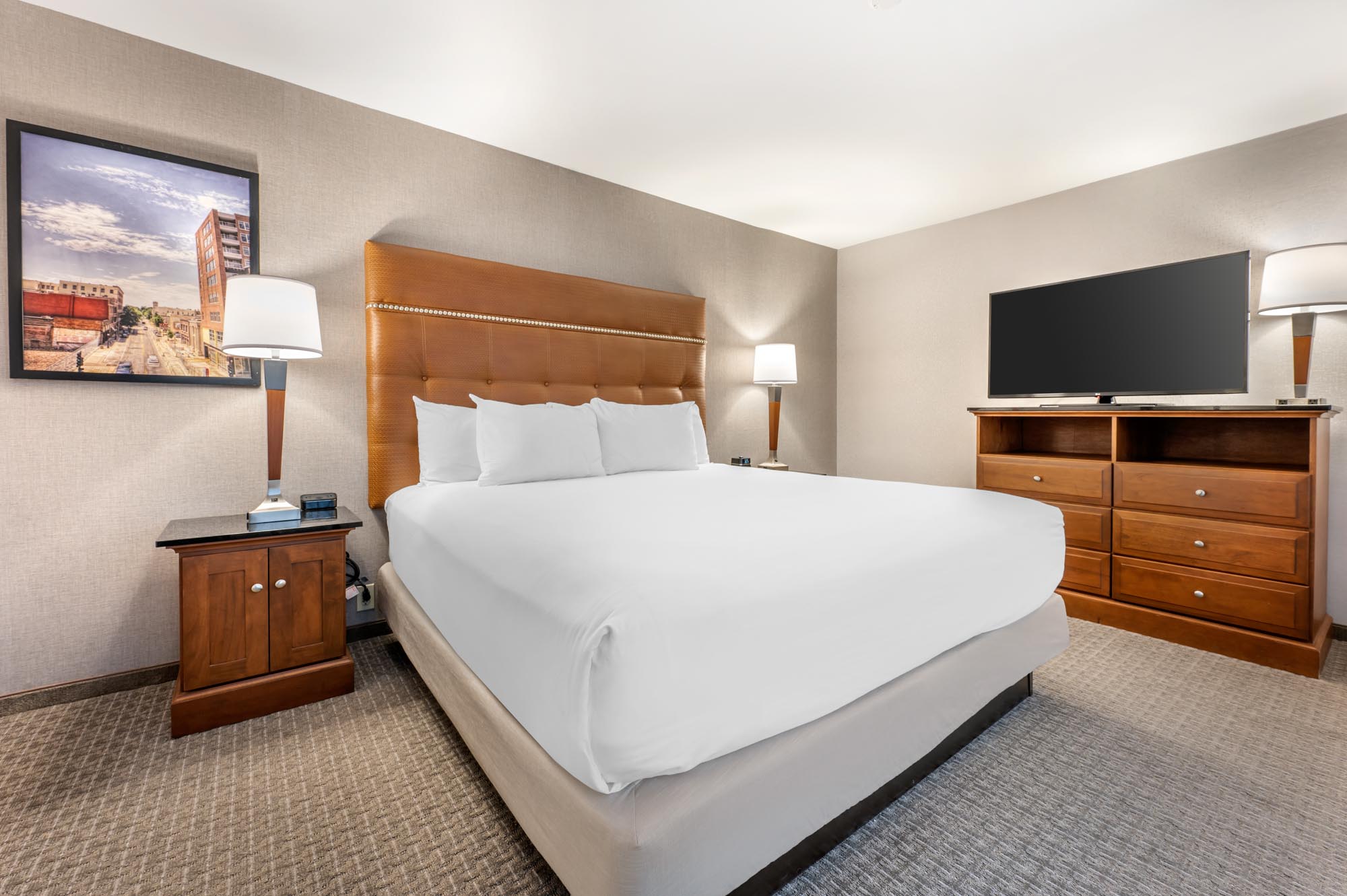 Drury Inn & Suites Champaign - King Suite