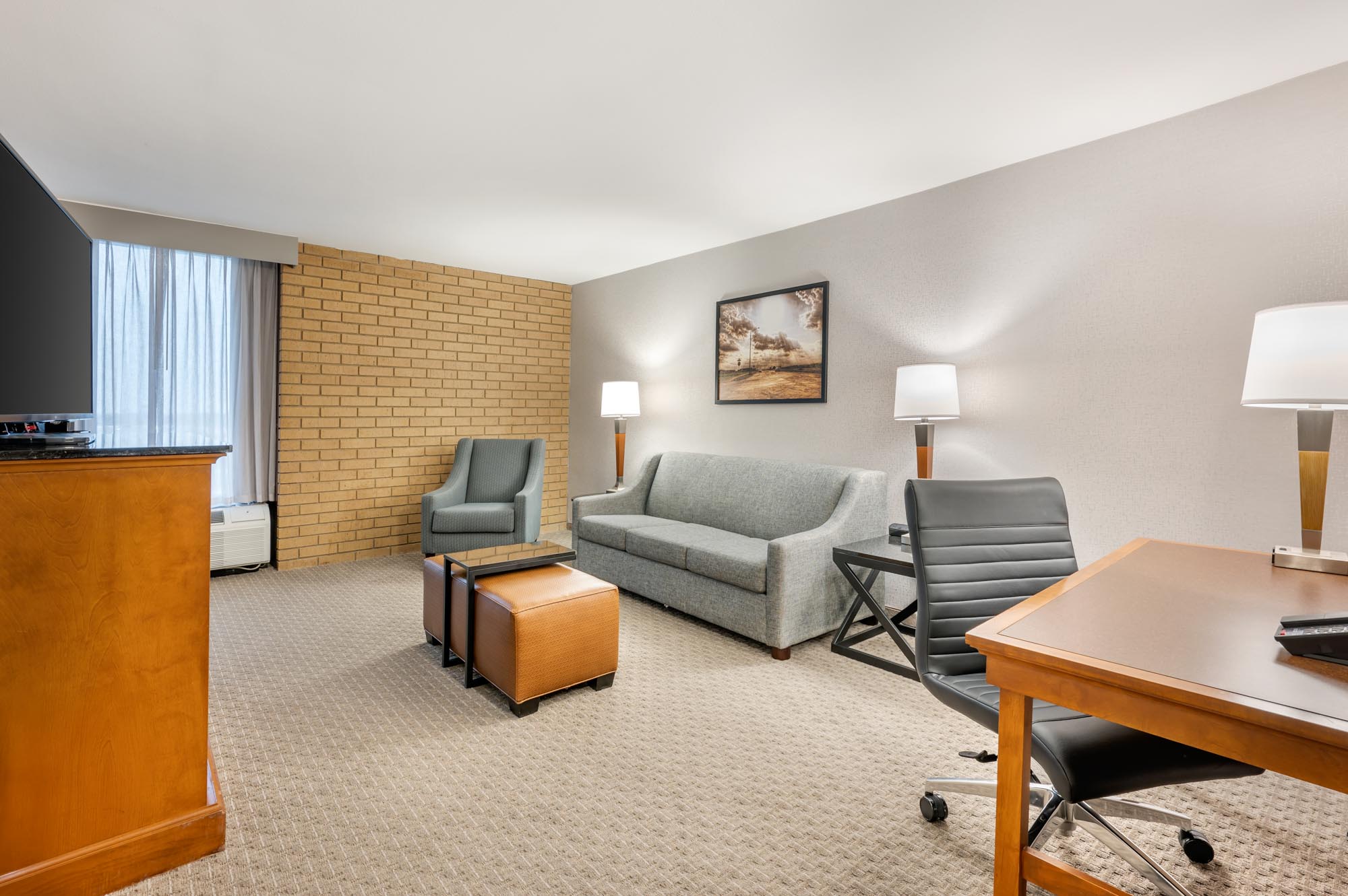 Drury Inn & Suites Champaign - King Suite