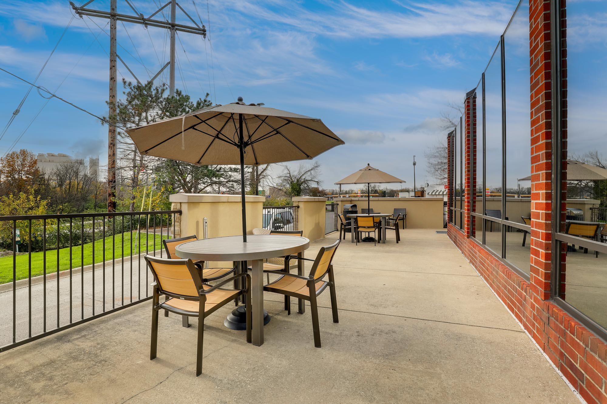 Drury Inn & Suites Springfield IL - Patio