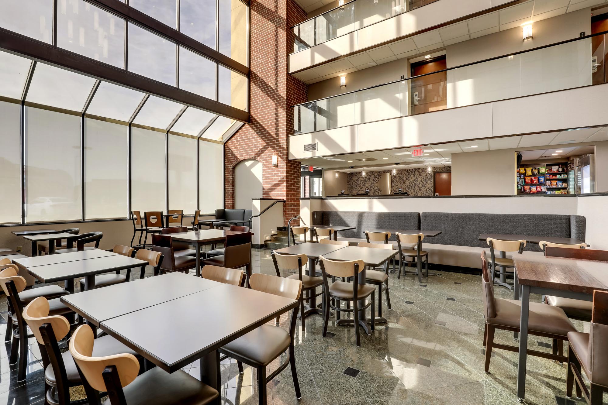 Drury Inn & Suites Springfield IL - Dining Area