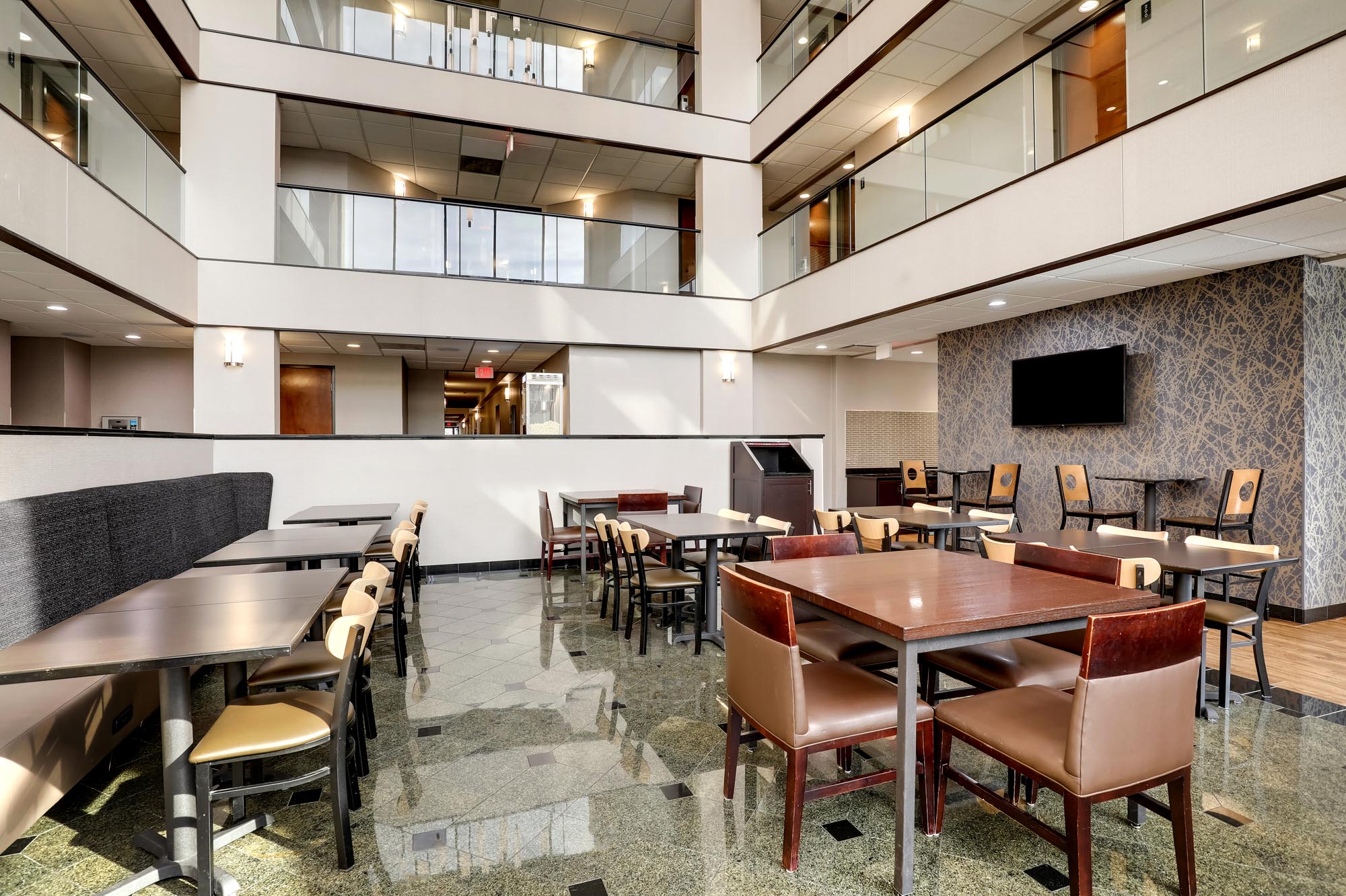 Drury Inn & Suites Springfield IL - Dining Area