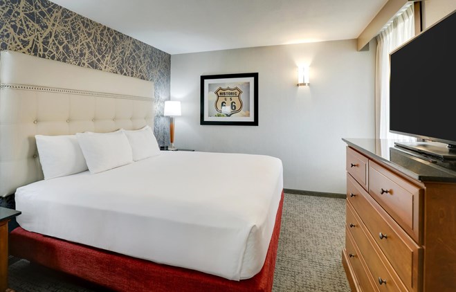 Drury Inn & Suites Springfield IL - King Suite