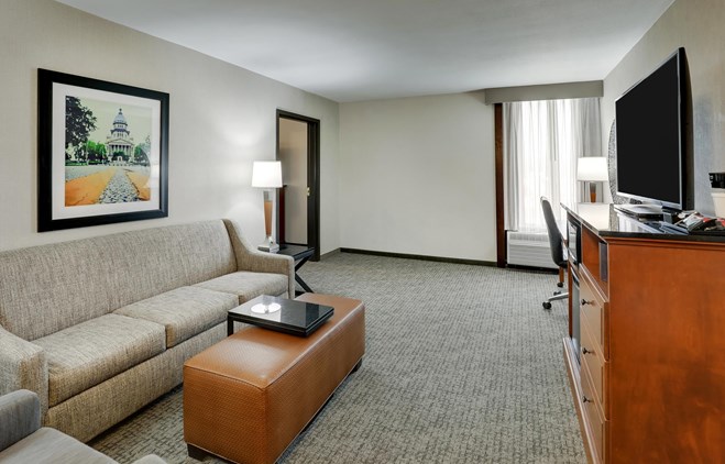 Drury Inn & Suites Springfield IL - King Suite
