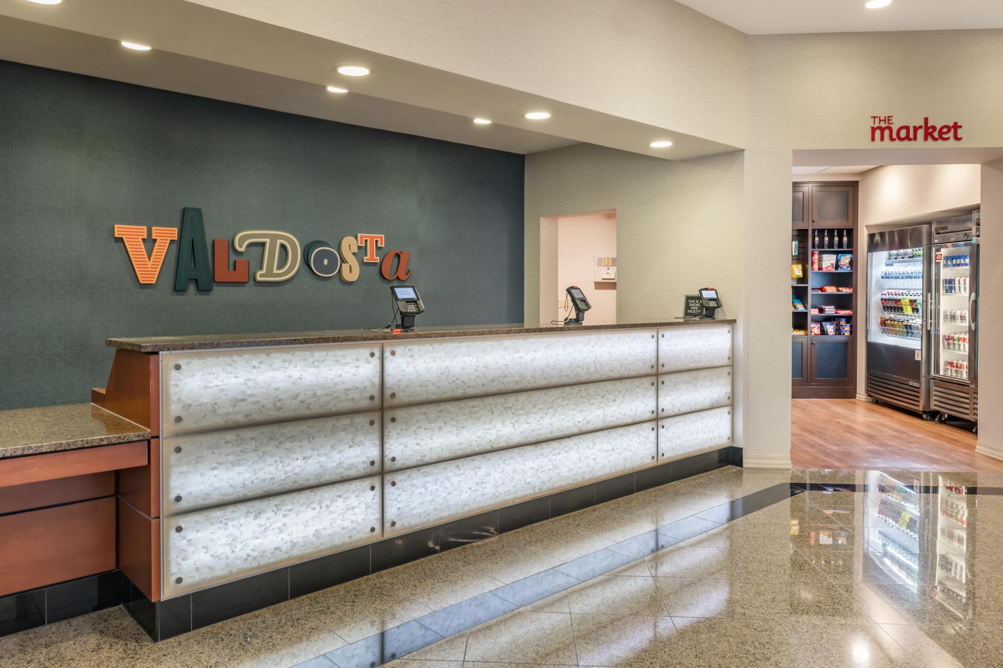 Drury Plaza Hotel Valdosta - Lobby