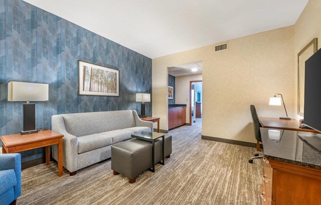 Drury Plaza Hotel Valdosta - 2 Queen Bed Suite