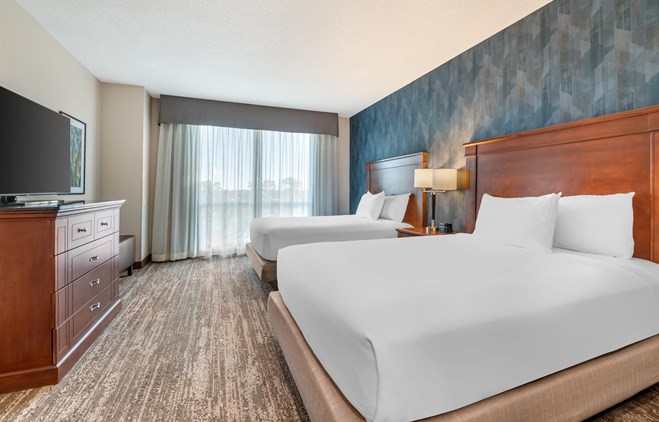 Drury Plaza Hotel Valdosta - 2 Queen Bed Suite
