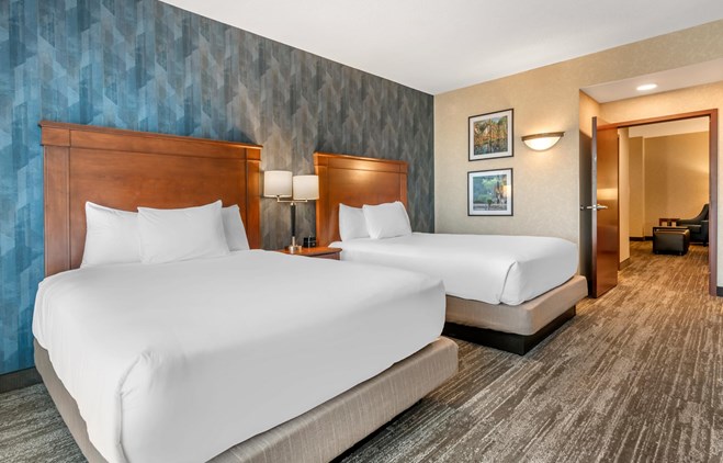 Drury Plaza Hotel Valdosta - 2 Queen Bed Suite