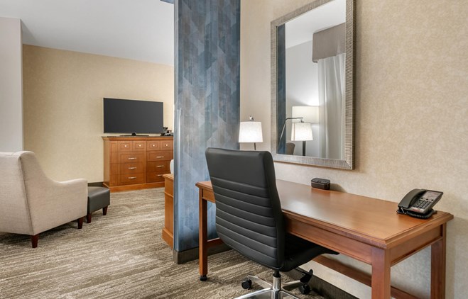 Drury Plaza Hotel Valdosta - King Room Deluxe