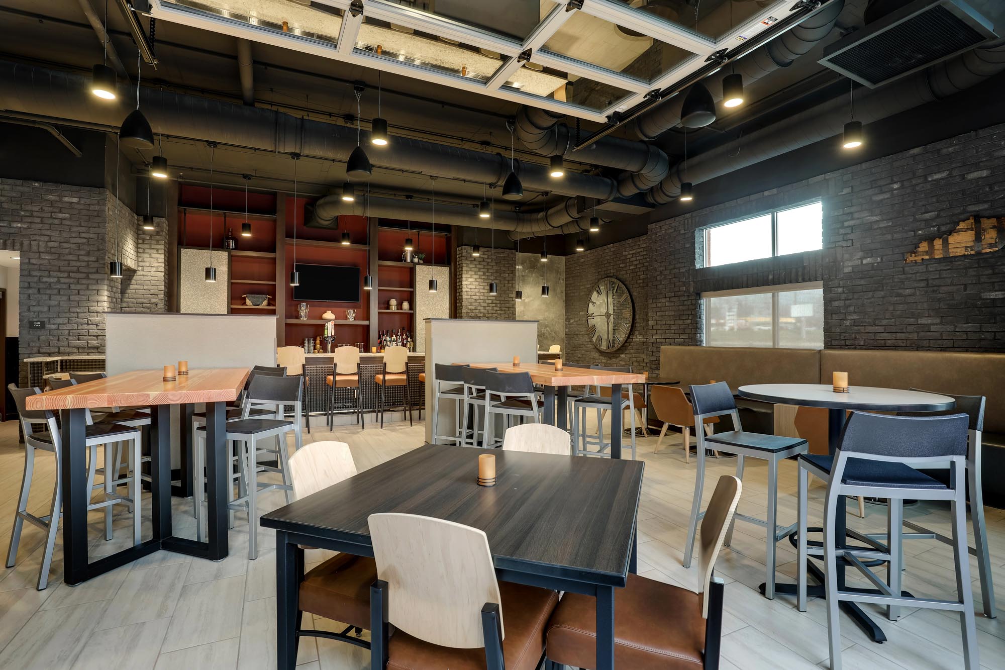 Drury Plaza Hotel Cincinnati Florence - Kitchen + Bar