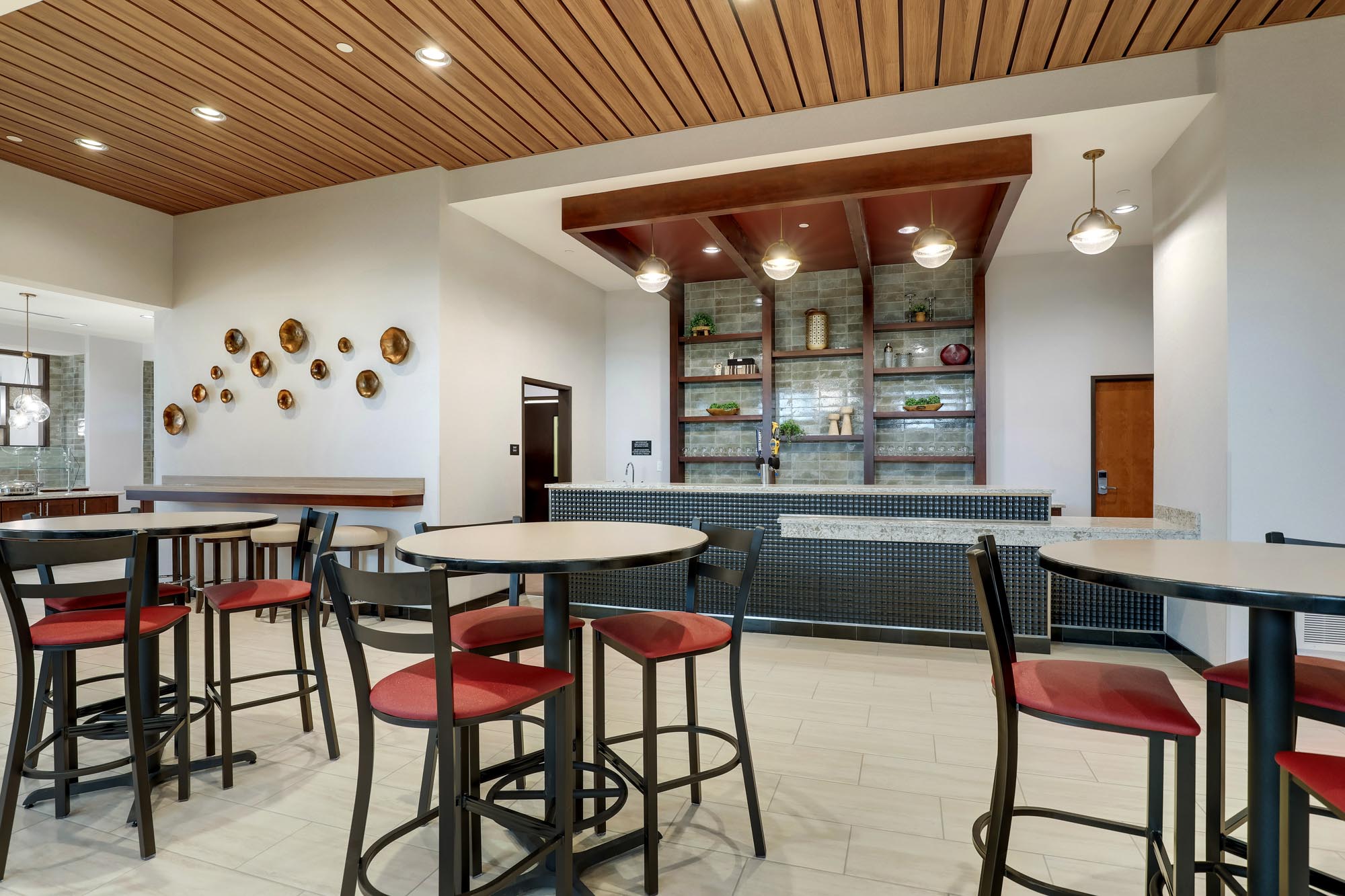 Drury Plaza Hotel Cincinnati Florence - Kickback Area