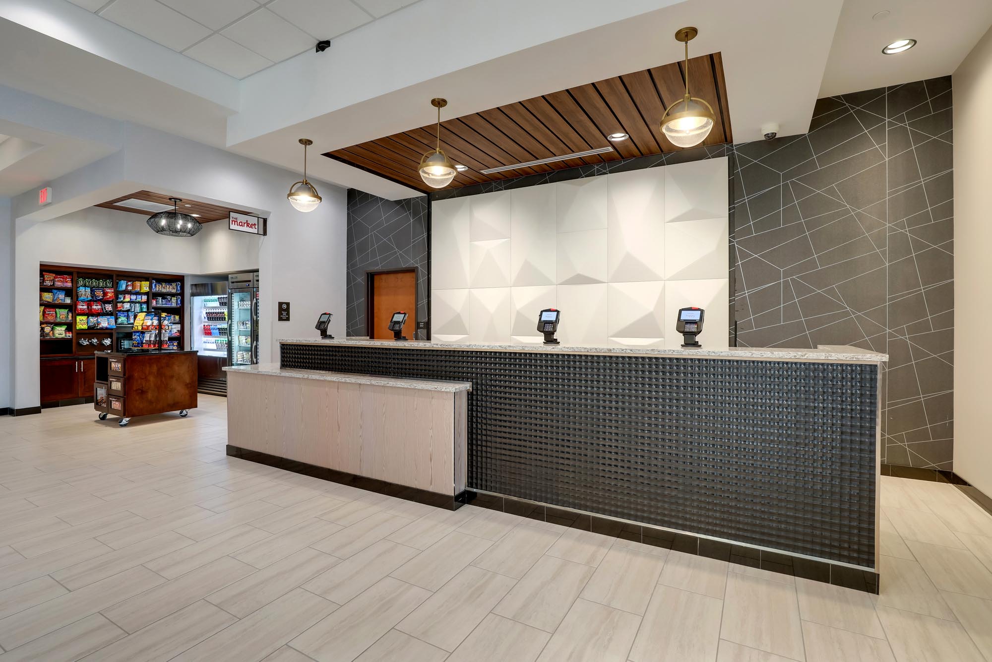 Drury Plaza Hotel Cincinnati Florence - Front Desk