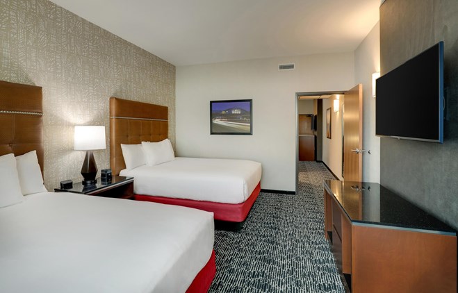 Drury Plaza Hotel Cincinnati Florence - 2 Queen Bed Suite