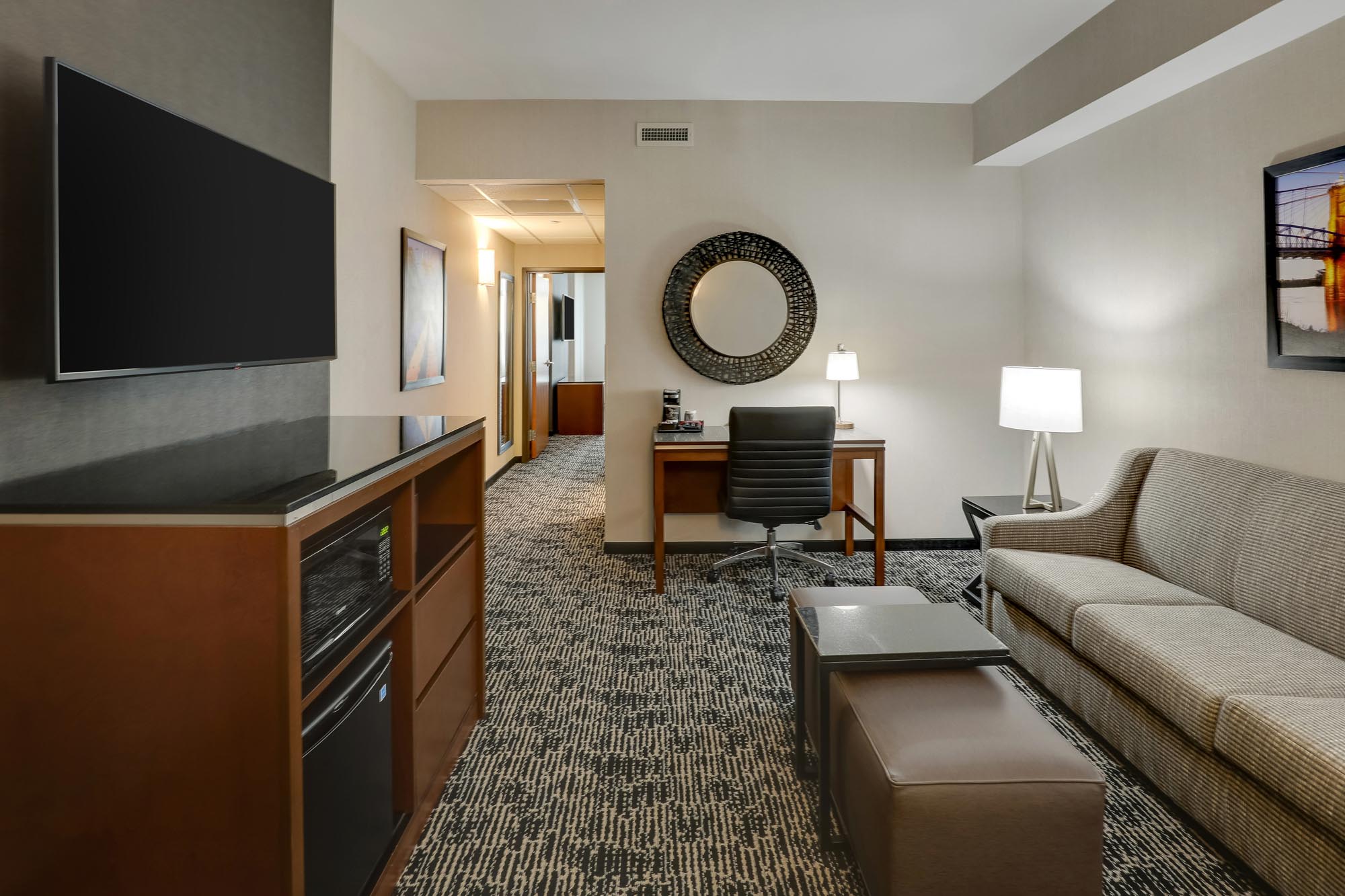 Drury Plaza Hotel Cincinnati Florence - 2 Queen Bed Suite