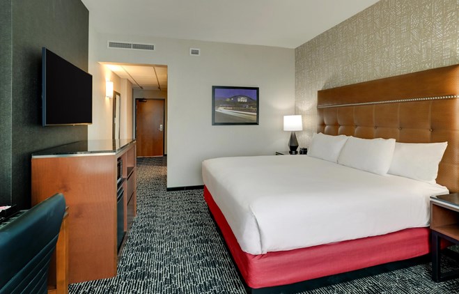 Drury Plaza Hotel Cincinnati Florence - King Room Deluxe