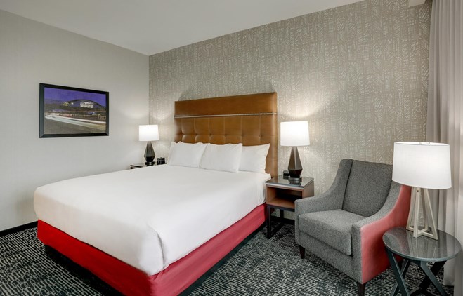Drury Plaza Hotel Cincinnati Florence - King Room Deluxe