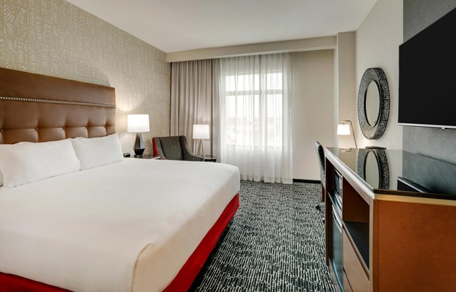Drury Plaza Hotel Cincinnati Florence - King Room Deluxe