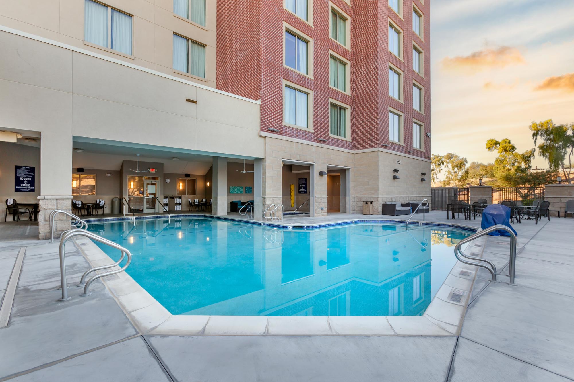 Drury Plaza Hotel Phoenix Tempe - Pool