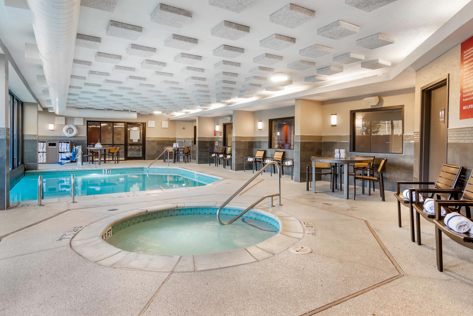 Drury Inn & Suites Atlanta Airport - Pool