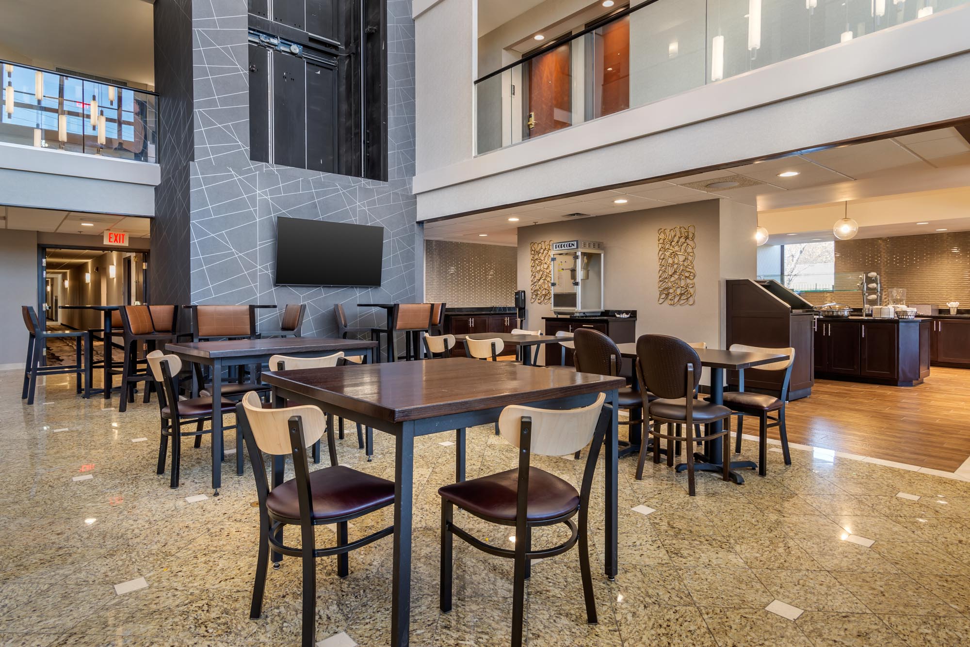 Drury Inn & Suites Atlanta Airport - Dining Area