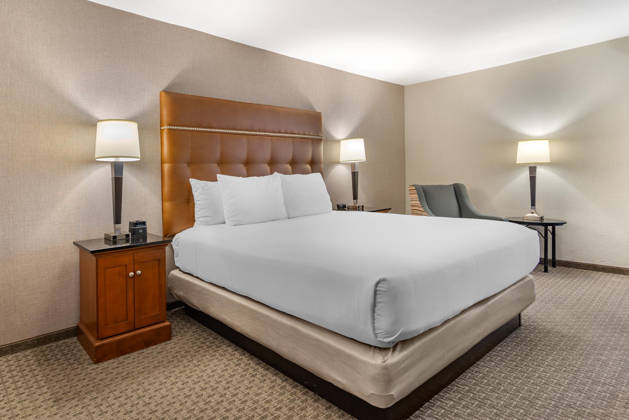 Drury Inn & Suites Atlanta Airport - King Room Deluxe